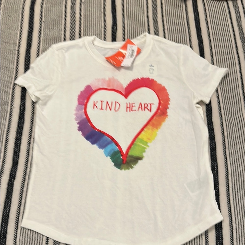 Old Navy White and Red Heart Graphic Short Sleeve Tees